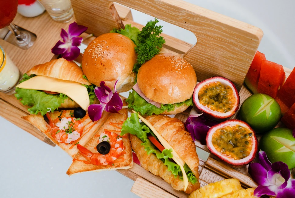A Food Lover's Guide: Where to Eat in Los Angeles, CA