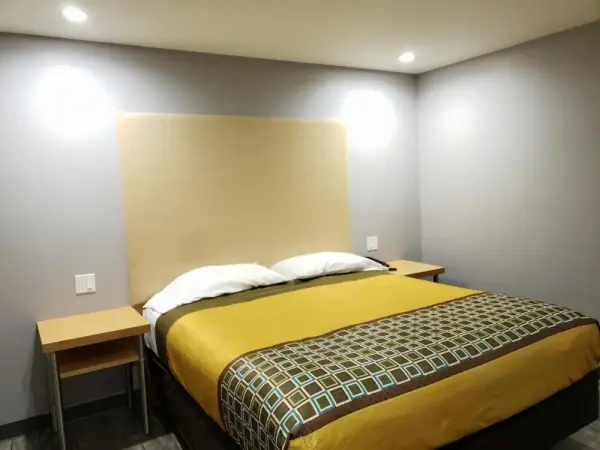 Regal Inn 10